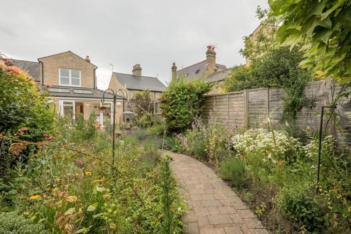 Large 4 Bedroom With Garden And Free Parking * Cambridge