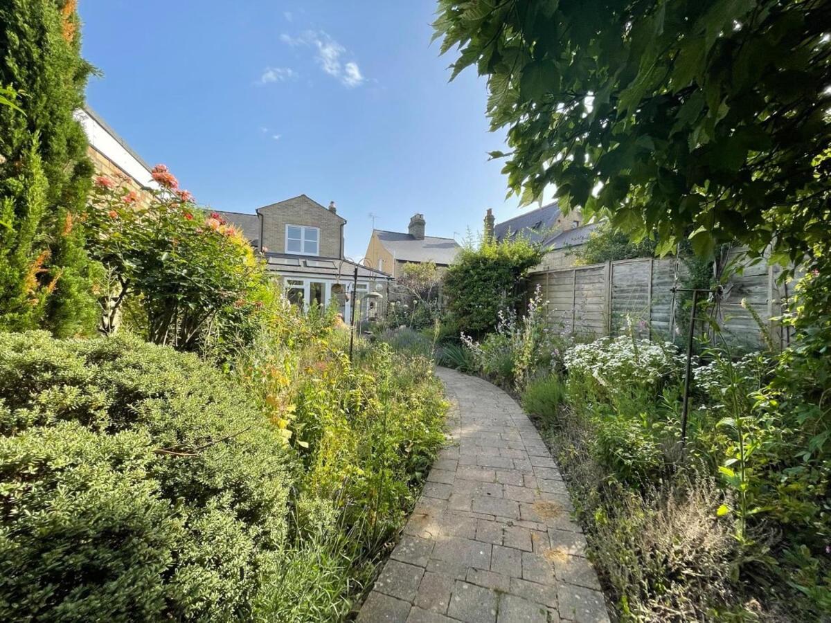 Large 4 Bedroom With Garden And Free Parking * Cambridge