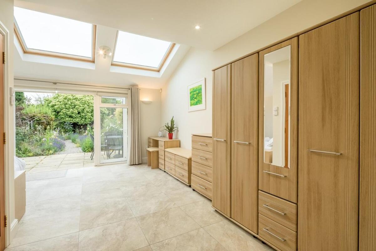 Large 4 Bedroom With Garden And Free Parking Cambridge