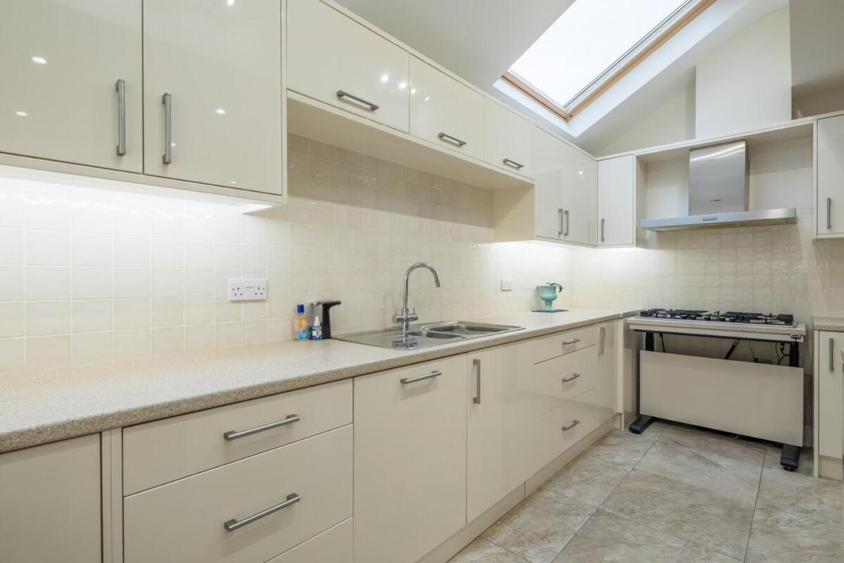 Casa de férias Large 4 Bedroom With Garden And Free Parking Cambridge