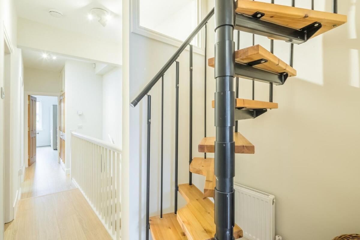 Large 4 Bedroom With Garden And Free Parking * Cambridge