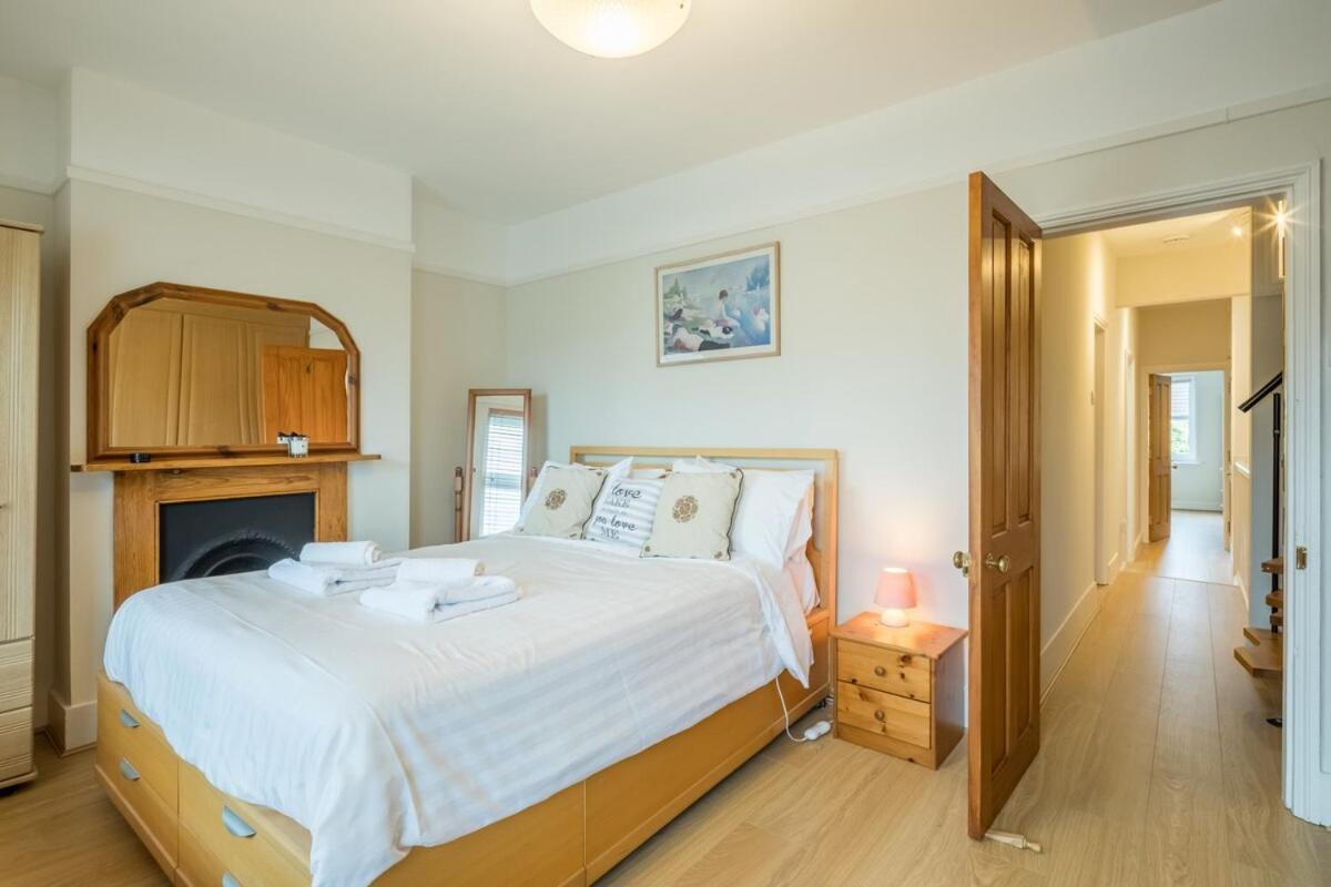 Large 4 Bedroom With Garden And Free Parking Casa de férias Cambridge
