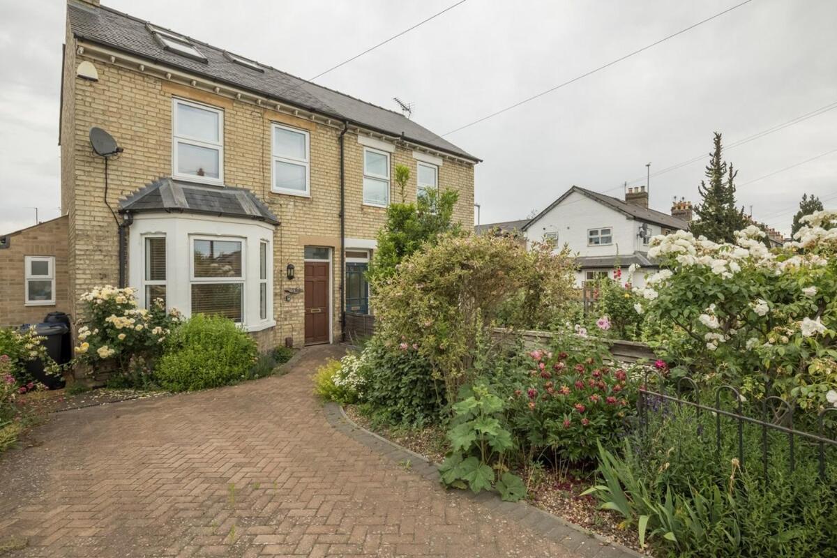 Large 4 Bedroom With Garden And Free Parking Casa de férias Cambridge